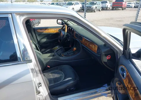 2000 Jaguar Xj8 Vanden Plas from USA, damaged, VIN SAJFA24C3YLF01860